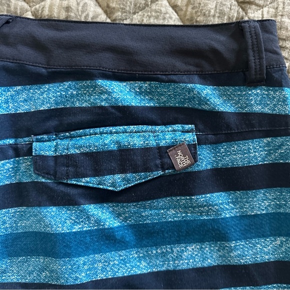 The North Face Hybrid Shorts Mens 38 Navy Striped Hidden Drawstring Lightweight - Picture 7 of 15